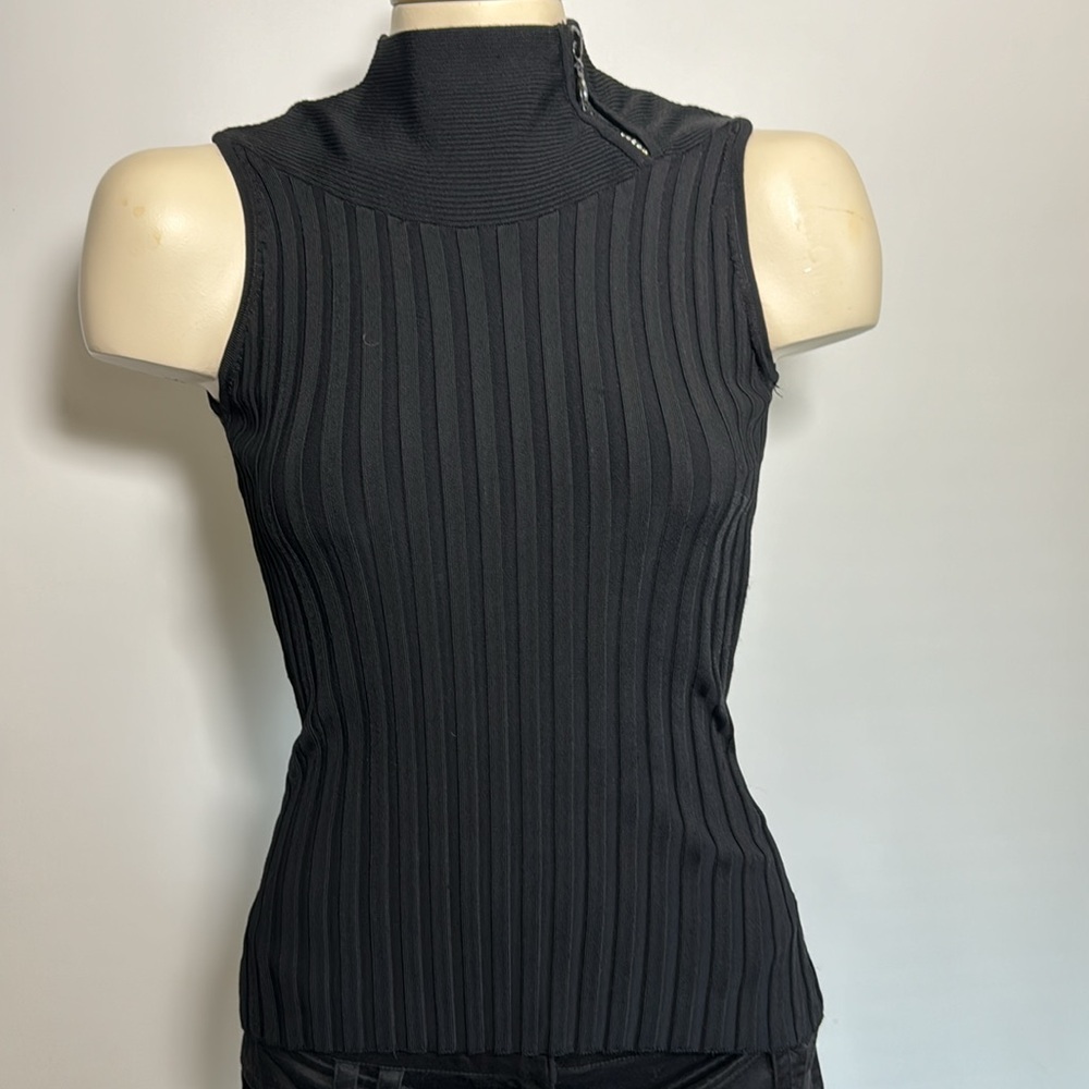 Cache Stretchy Top With Neck Zipper Design - image 1